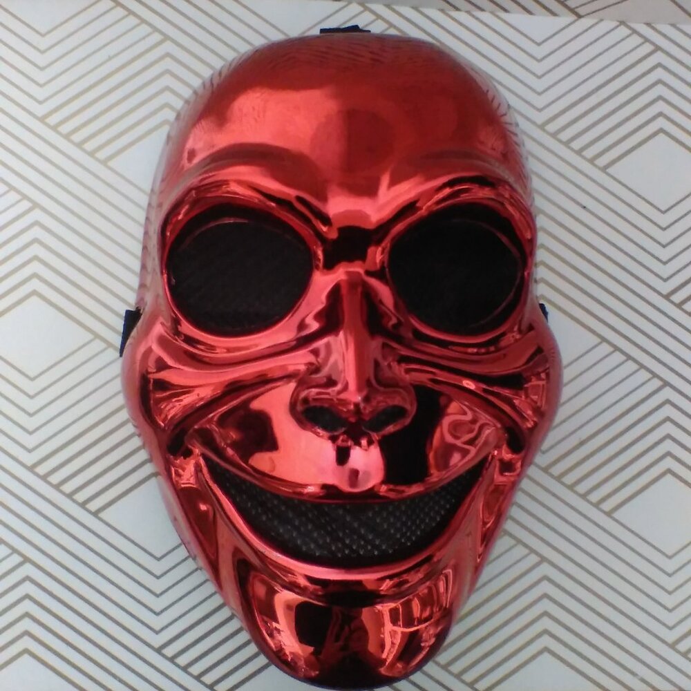 Halloween más in red face
